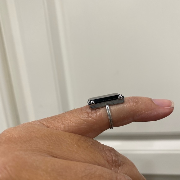 This precious 2.5g Sterling Silver ring, sold to me as onyx is marked, size 2.75 - Picture 16 of 16